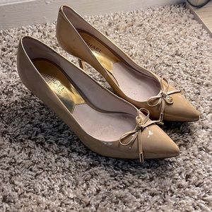 Micheal Kors Beige Heels 2-3 inches Sz 7